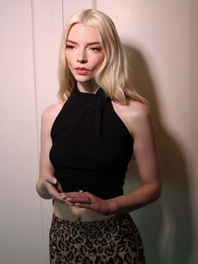 Anya Taylor-Joy Nude Leaks OnlyFans Photo 312