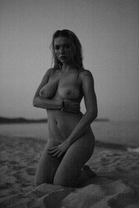 aprilsummersmodel Nude Leaks OnlyFans Photo 2