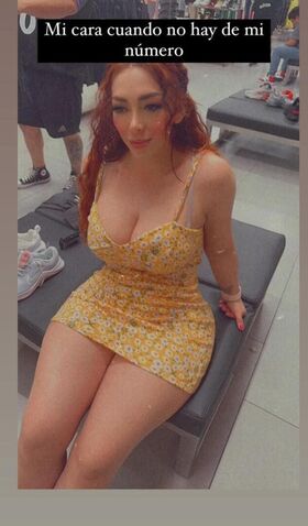 Arely Hernandez Montenegro Procurena gola OnlyFans fotografija 4