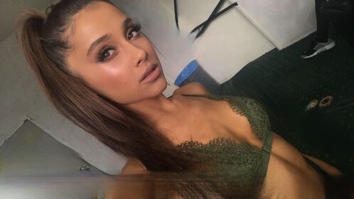 Ariana Grande Nude Leaks OnlyFans Photo 5