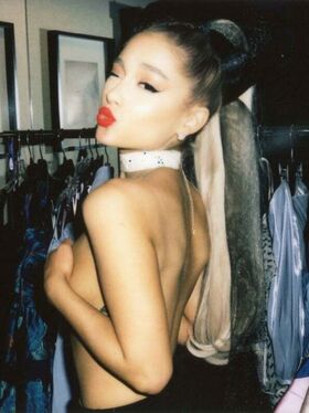Ariana Grande Nude Leaks OnlyFans Photo 288