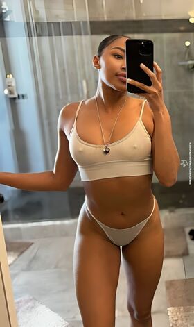 Ariane Andrew Nude Leaks OnlyFans Photo 27