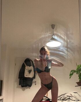 Ariane Ganz Nude Leaks OnlyFans Photo 12