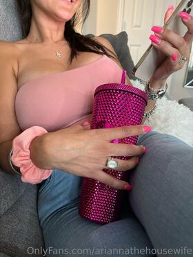 ariannathehousewife Nude Leaks OnlyFans Photo 22