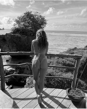 Ariel Kahana Nude Leaks OnlyFans Photo 13