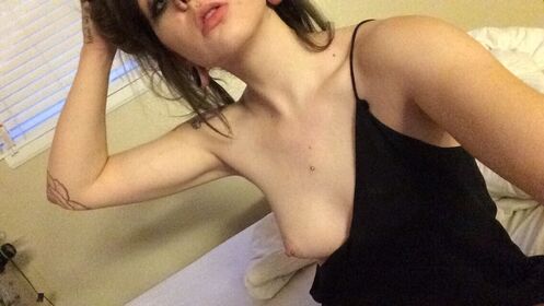 Ashesbardole Fotografie scursă ilegal OnlyFans dezbrăcată 21