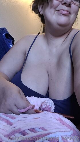 astrid_rose22 Nude Leaks OnlyFans Photo 35