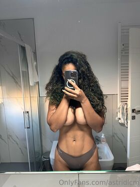Astridlcm Nude Leaks OnlyFans Photo 24