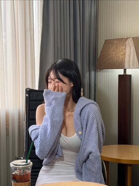 auddk Fotografie scursă ilegal OnlyFans dezbrăcată 244