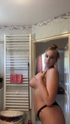 ava.busty10 Nude Leaks OnlyFans Photo 27