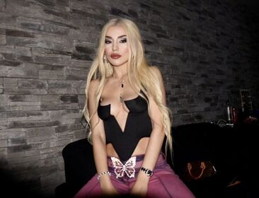 Ava Max Nude Leaks OnlyFans Photo 52
