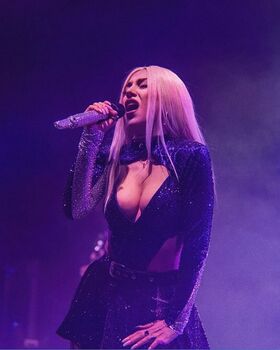 Ava Max Nude Leaks OnlyFans Photo 84