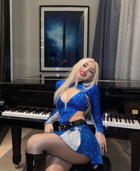 Ava Max Nude Leaks OnlyFans Photo 119