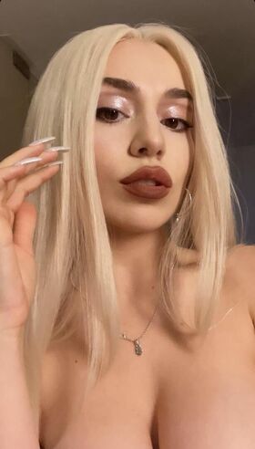 Ava Max Nude Leaks OnlyFans Photo 120