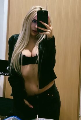 Ava Max Nude Leaks OnlyFans Photo 204