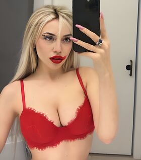 Ava Max Nude Leaks OnlyFans Photo 270
