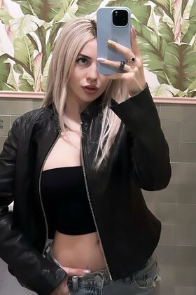 Ava Max Nude Leaks OnlyFans Photo 378