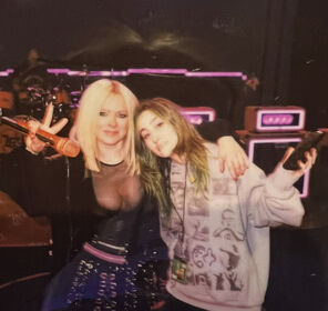 Avril Lavigne Nude Leaks OnlyFans Photo 1