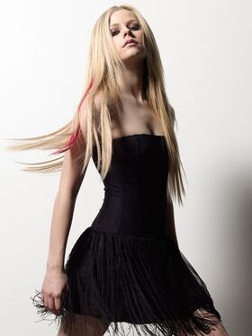 Avril Lavigne Nude Leaks OnlyFans Photo 39