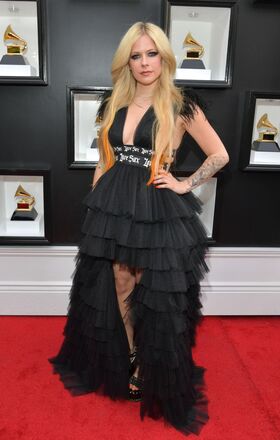 Avril Lavigne Nude Leaks OnlyFans Photo 93