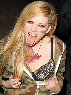 Avril Lavigne Nude Leaks OnlyFans Photo 128