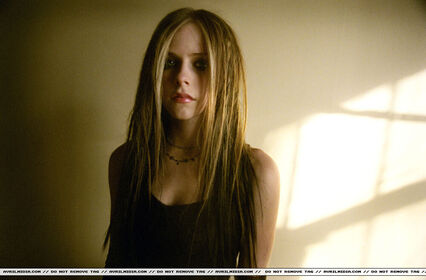 Avril Lavigne Nude Leaks OnlyFans Photo 195