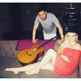 Avril Lavigne Nude Leaks OnlyFans Photo 217