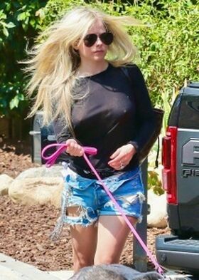 Avril Lavigne Nude Leaks OnlyFans Photo 235