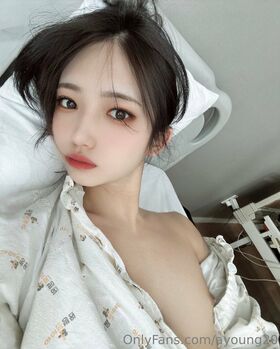 ayoung20 Nude Leaks OnlyFans Photo 6