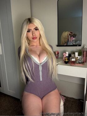 barbiegirljackie / april hills / aprilxhills / aprilhills / aprilhillsxox