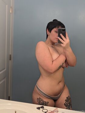 basilbabyy Nude Leaks OnlyFans Photo 2