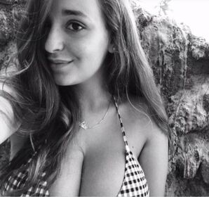 Beatrice Nude Leaks OnlyFans Photo 12