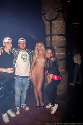 Beautiful Girls Groped