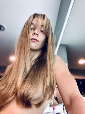 Becky Hill Nude Leaks OnlyFans Photo 1