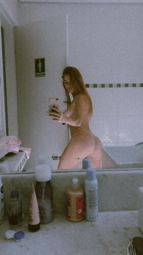 Bella Fernandes Nude Leaks OnlyFans Photo 4