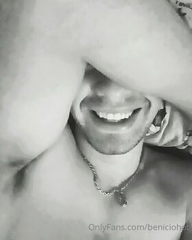 beniciohot