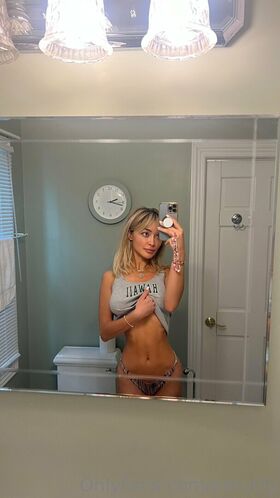 Betulily Nude Leaks OnlyFans Photo 14