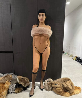 Bianca Censori Nude Leaks OnlyFans Photo 21