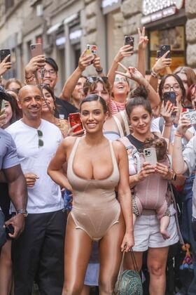 Bianca Censori Nude Leaks OnlyFans Photo 42