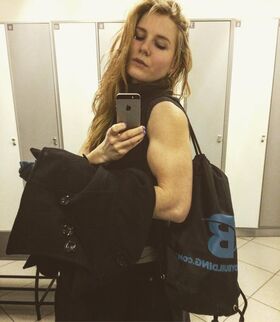 bicepgirl