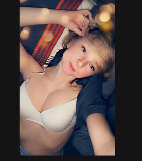 blonde_vivi Nude Leaks OnlyFans Photo 14