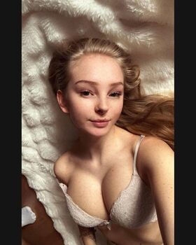 blonde_vivi Nude Leaks OnlyFans Photo 37