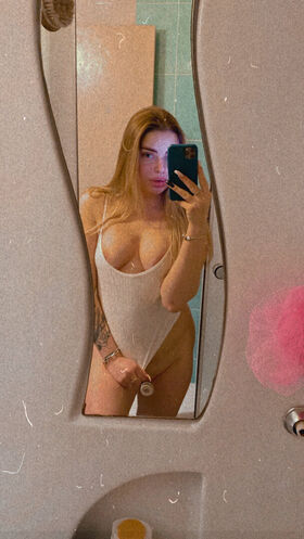 blondyaria Nude Leaks OnlyFans Photo 6