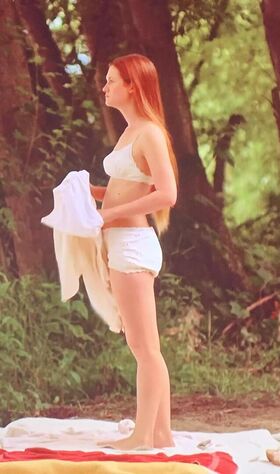 Bonnie Wright Nude Leaks OnlyFans Photo 51