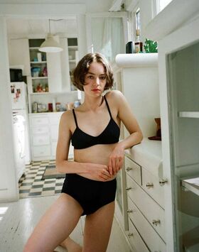 Brigette Lundy-Paine Nude Leaks OnlyFans Photo 7
