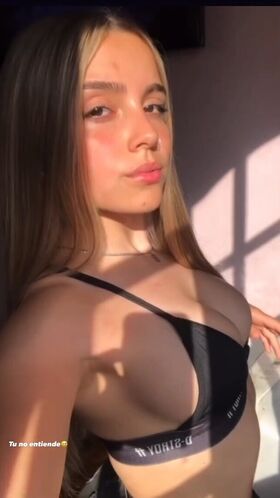 Brisa Gianella Гола изтичане OnlyFans снимка 3