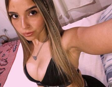 Brisa Gianella Гола изтичане OnlyFans снимка 8