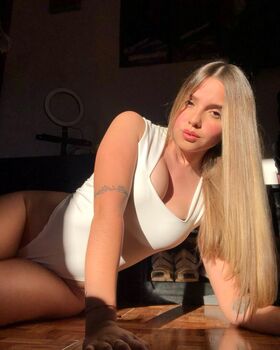Brisa Gianella Гола изтичане OnlyFans снимка 15