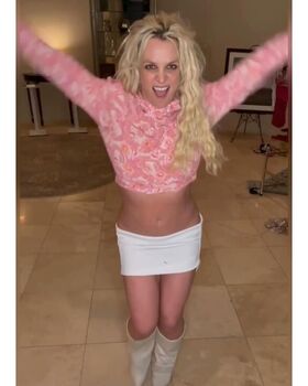 Britney Spears Nude Leaks OnlyFans Photo 372