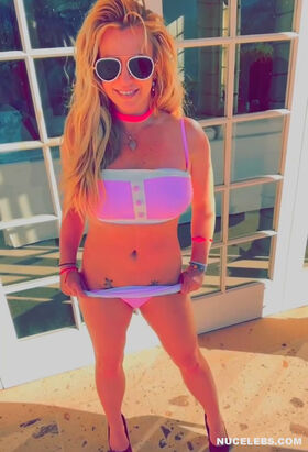 Britney Spears Nude Leaks OnlyFans Photo 613